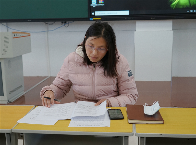 太阳成集团tyc33455cc新密校区召开疫情防控工作会议