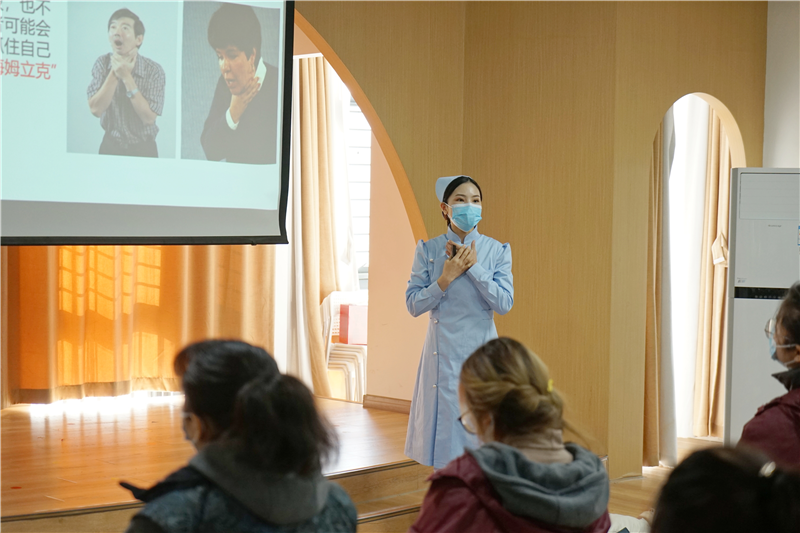 太阳成集团tyc33455cc走进幼儿园开展急救知识与技能培训