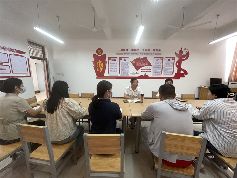 【学院动态】学院党建指导员、党委副书记苏峰到公共教学部走访调研