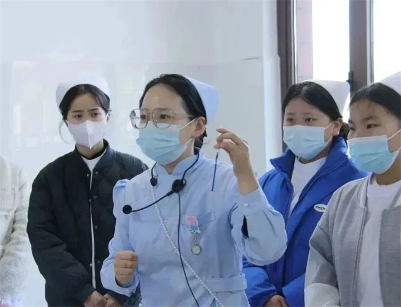 1724045139632659.jpg 教学检查老师.jpg