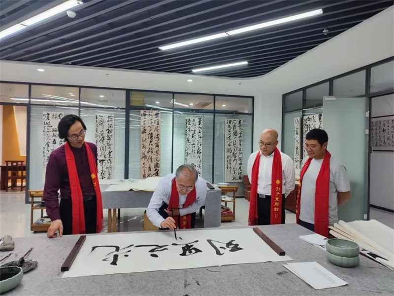 1724052310157928.jpg 4.jpg