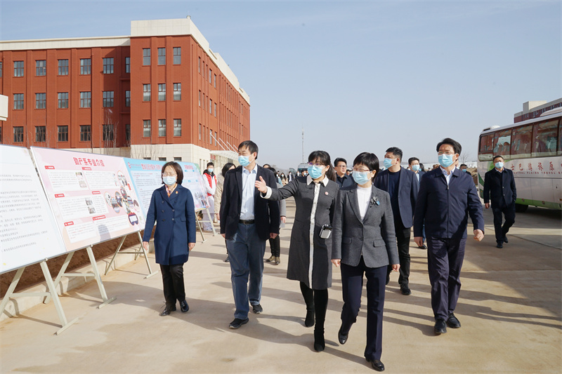 1724064203329956.jpg 展板前 (5).jpg