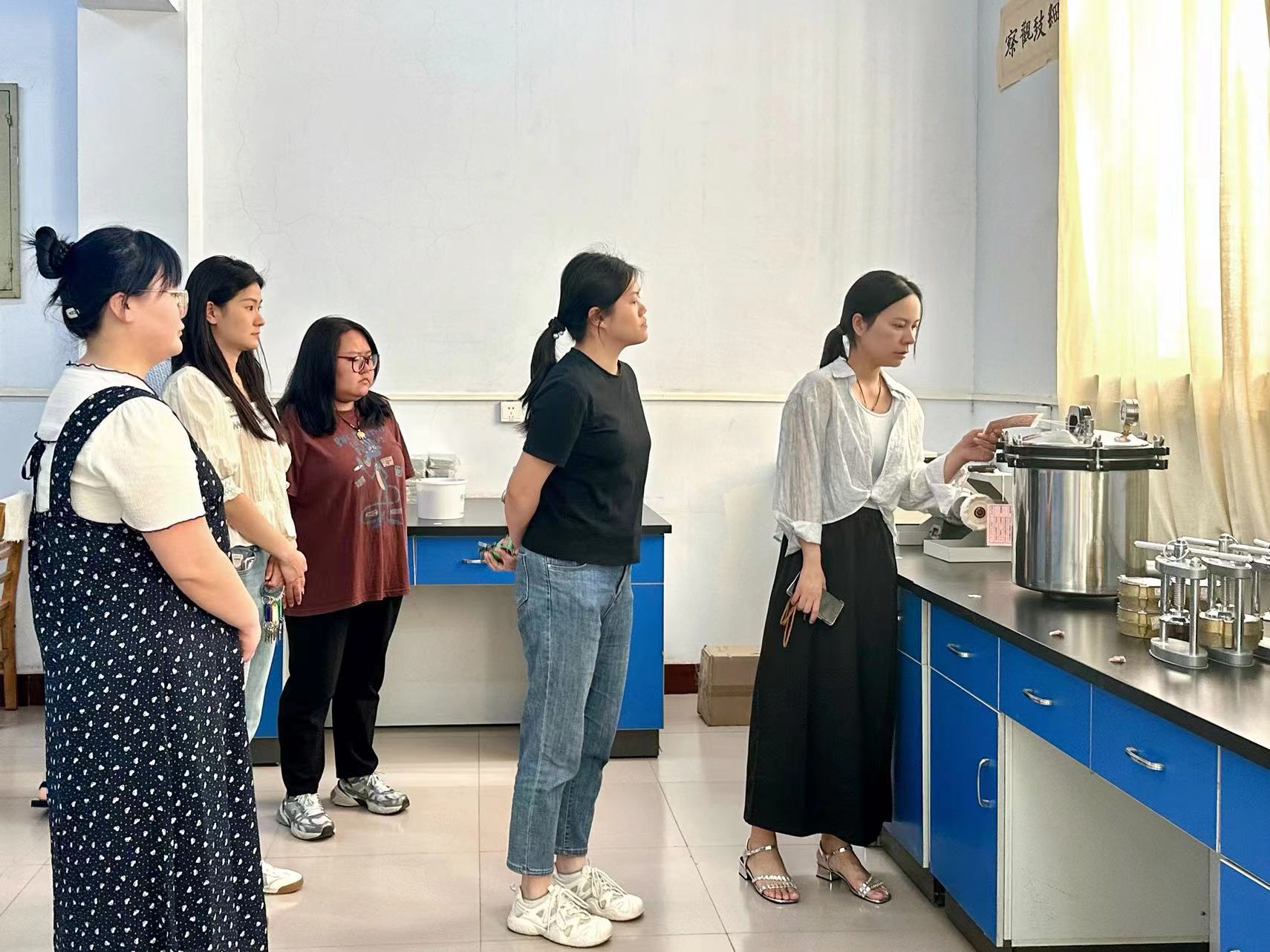 1724829325978881.jpg 1724829325978881.jpg