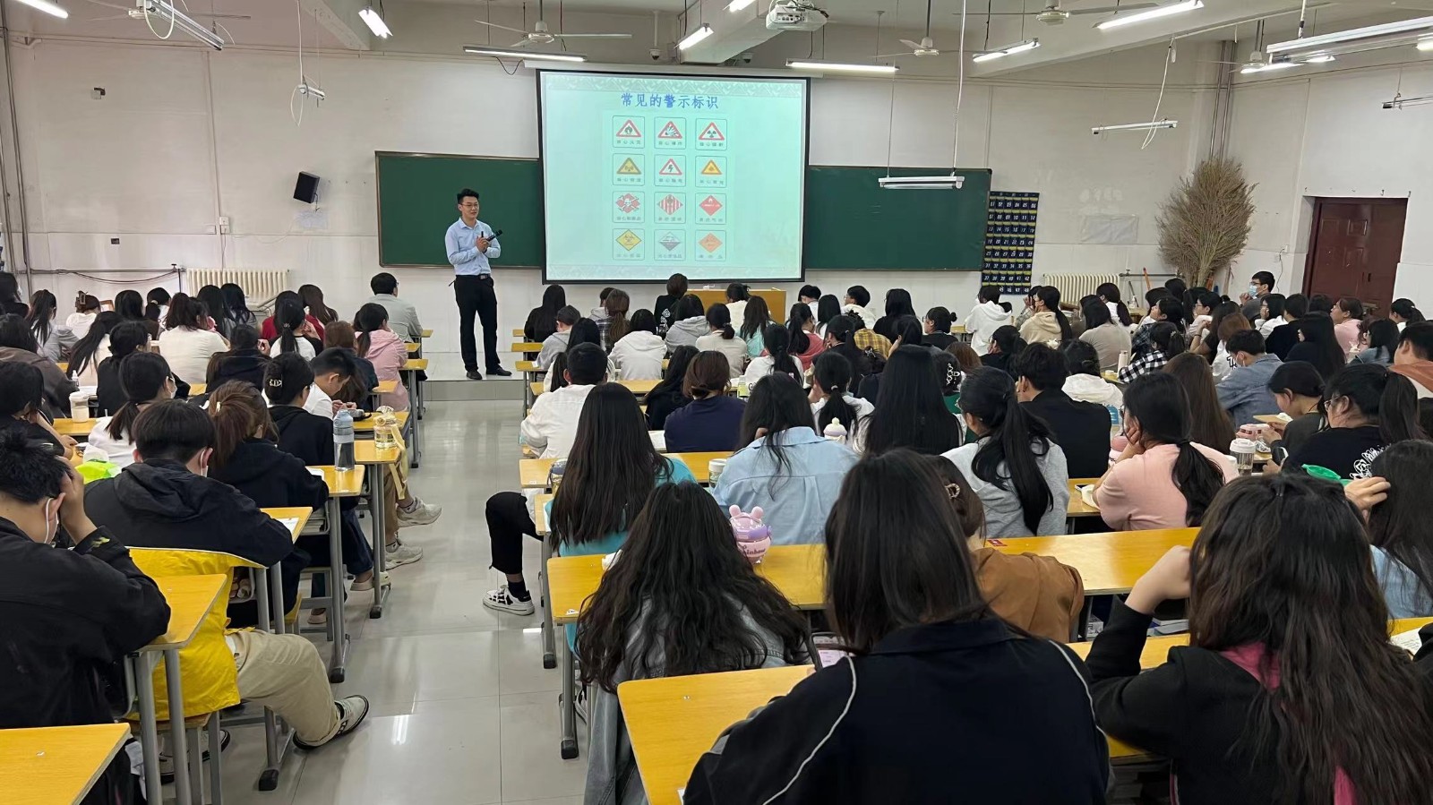 1724831403278961.jpg 1724831403278961.jpg