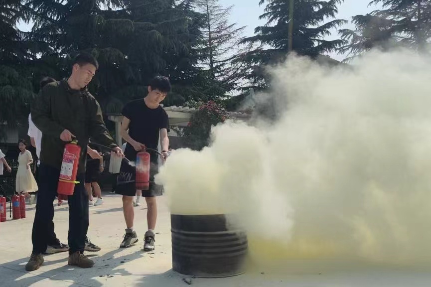 1724831933932891.jpg 1724831933932891.jpg